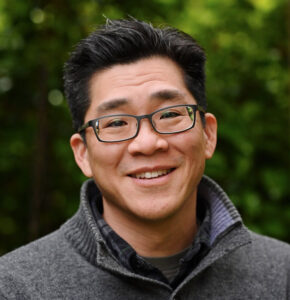 Formal headshot of faculty member Kelly Lee.