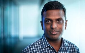 Formal headshot of faculty member Manu Setty.