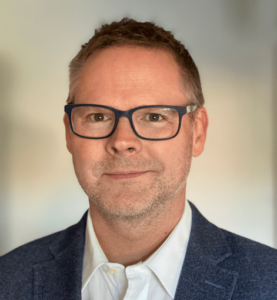Formal headshot of faculty member Daniel Stetson.